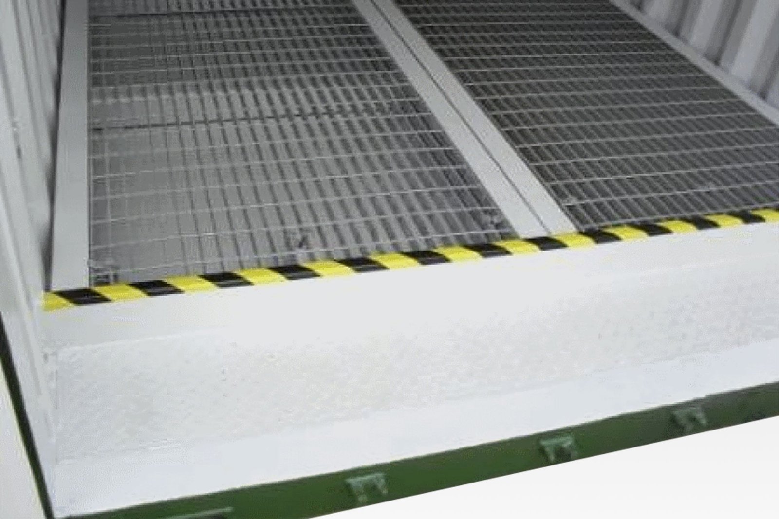 8ft x 8ft Open Mesh Floor Bunded Store 8ft x 8ft Open Mesh Floor Bunded Store - Image 1